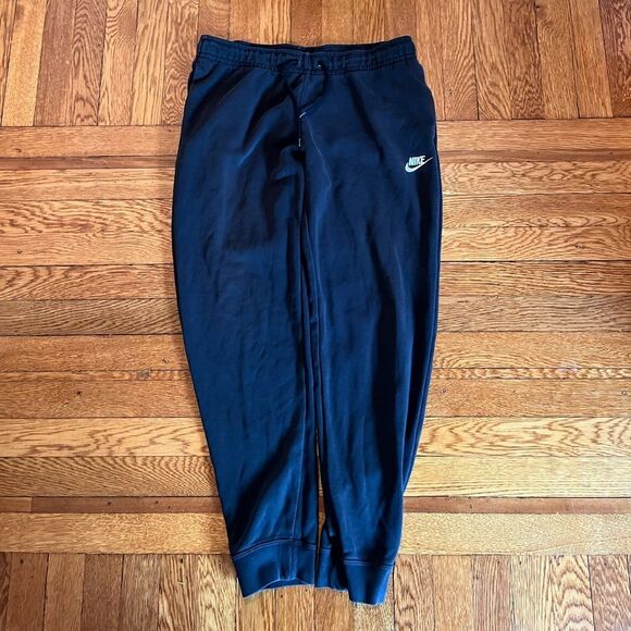 Essential Nike‎ joggers - Picture 1 of 7